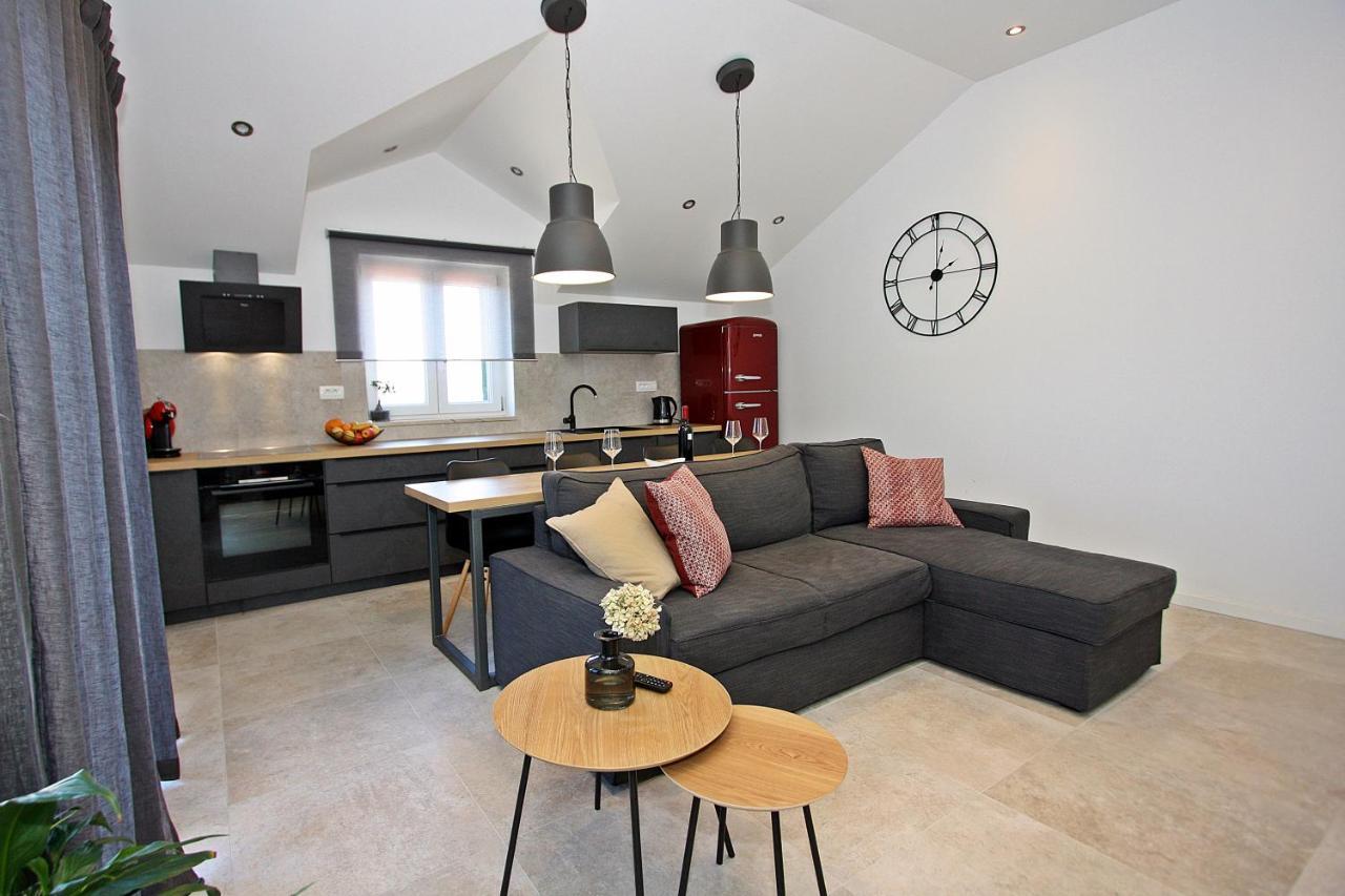 Apartman Gajka ซูเปตาร์ ภายนอก รูปภาพ